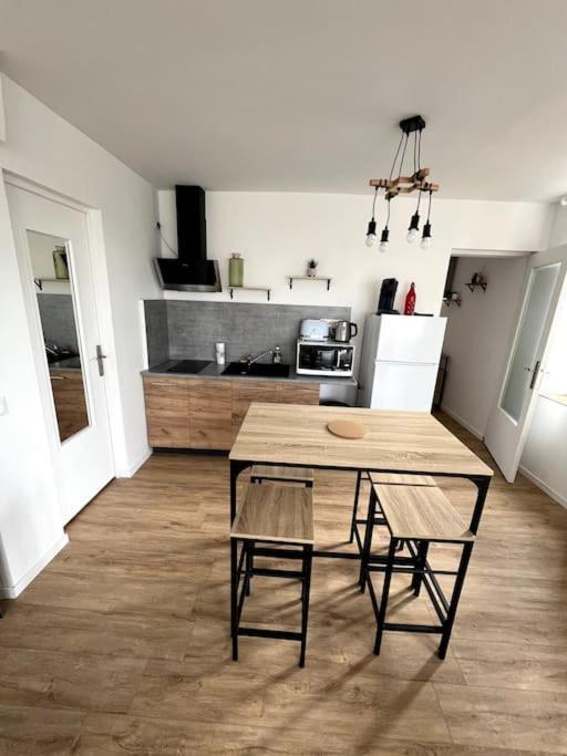 Appartement Avec Belle Vue Ouzouer-Sur-Trezee Екстериор снимка